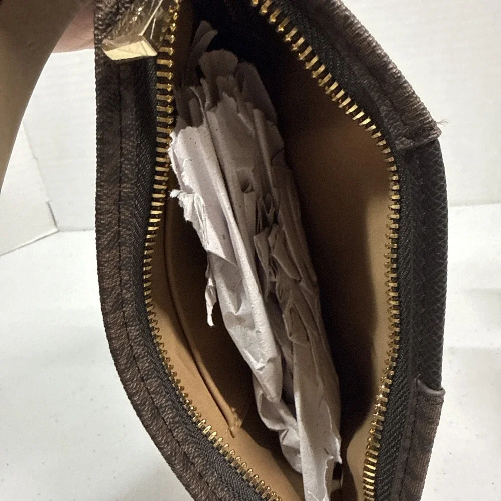 Michael Kors Women's Crossbody/Belt Bag. New With Tag. Belt is lg/xl NWT